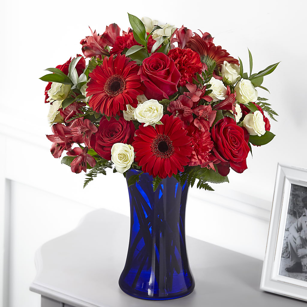 Hearts Embrace Bouquet – Tala Florist Northshore, North Vancouver BC