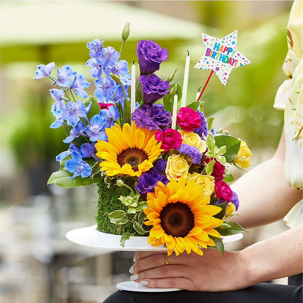 Star of the Day Floral Cake –  Tala Florist Northshore, North Vancouver BC
